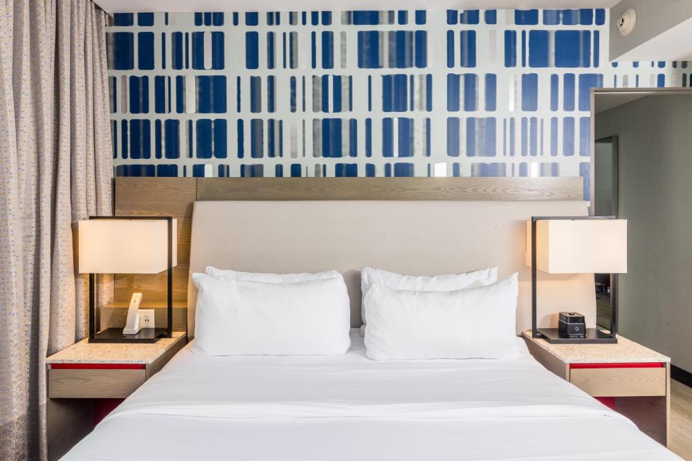 King Suite with Sofa Bed and City View interior